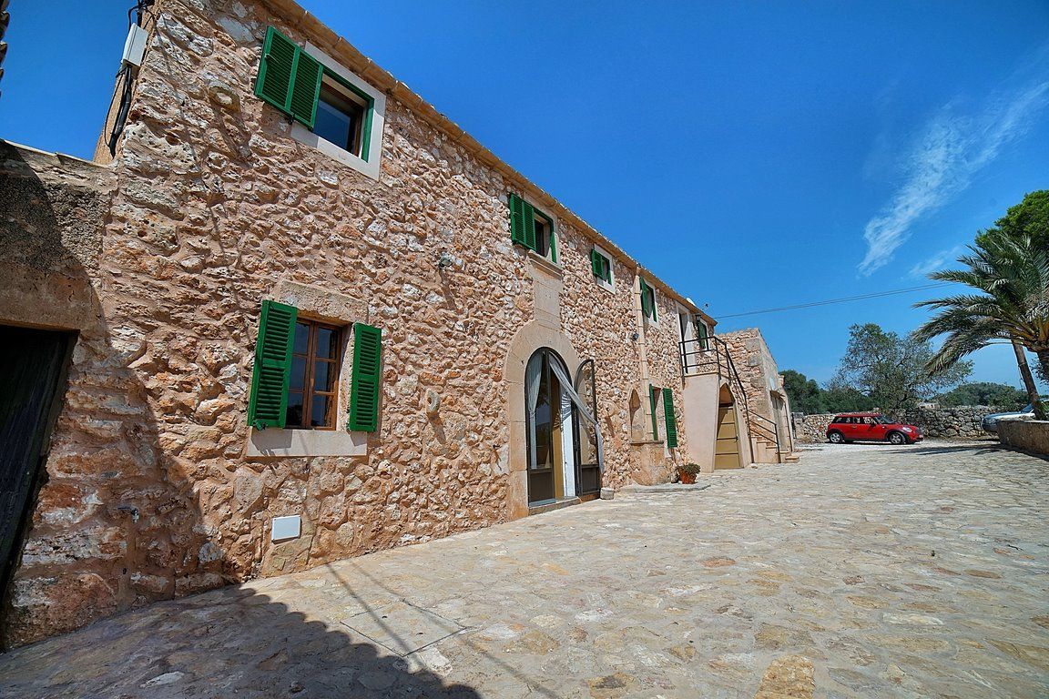 Country House with Pool for Rent Near Santanyí, Mallorca