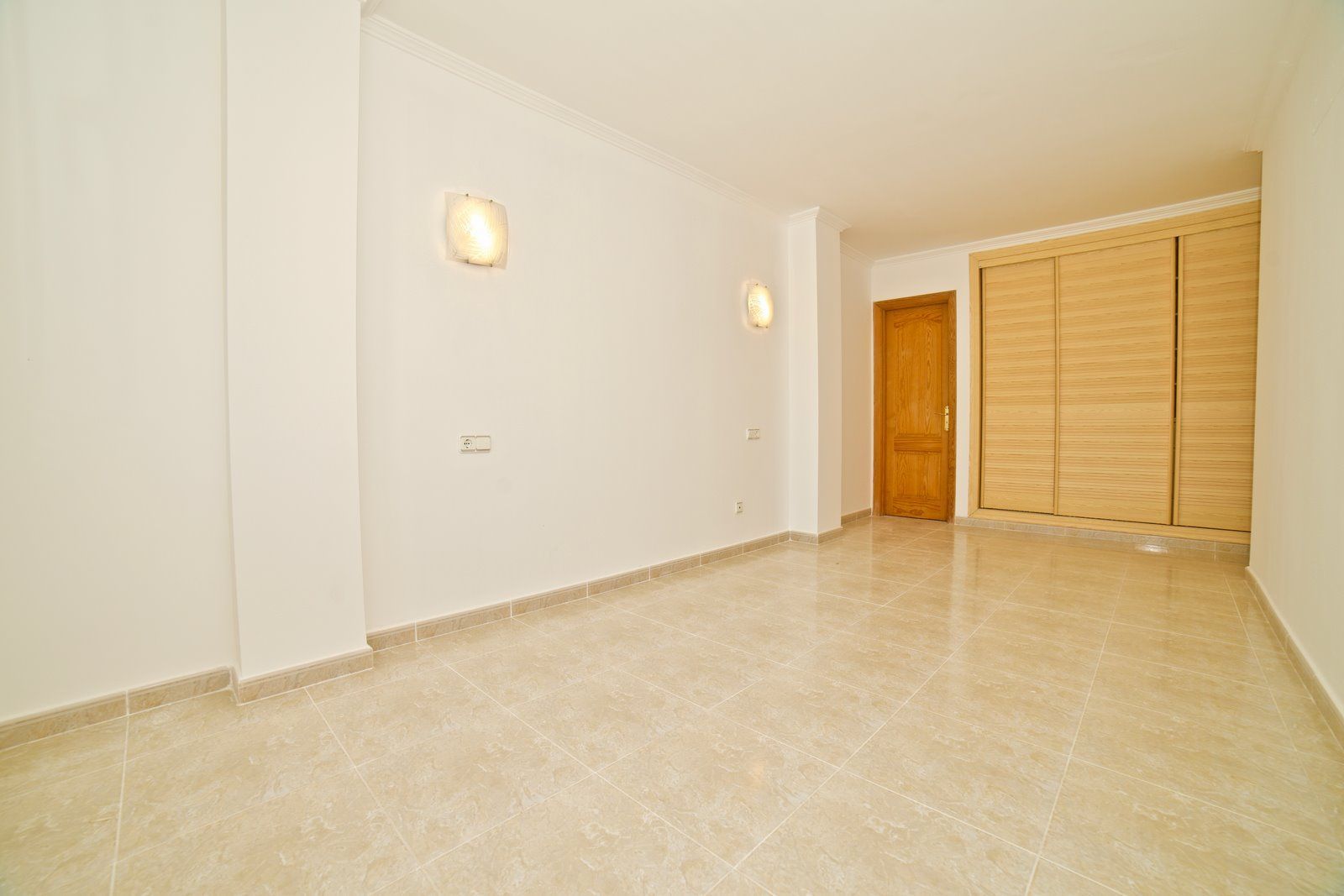 Piso en venta en Campos con gran terraza y 3 habitaciones