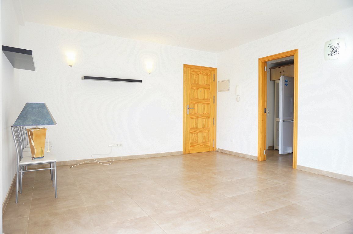 Piso en alquiler en Campos con garaje, 3 habitaciones y luz natural