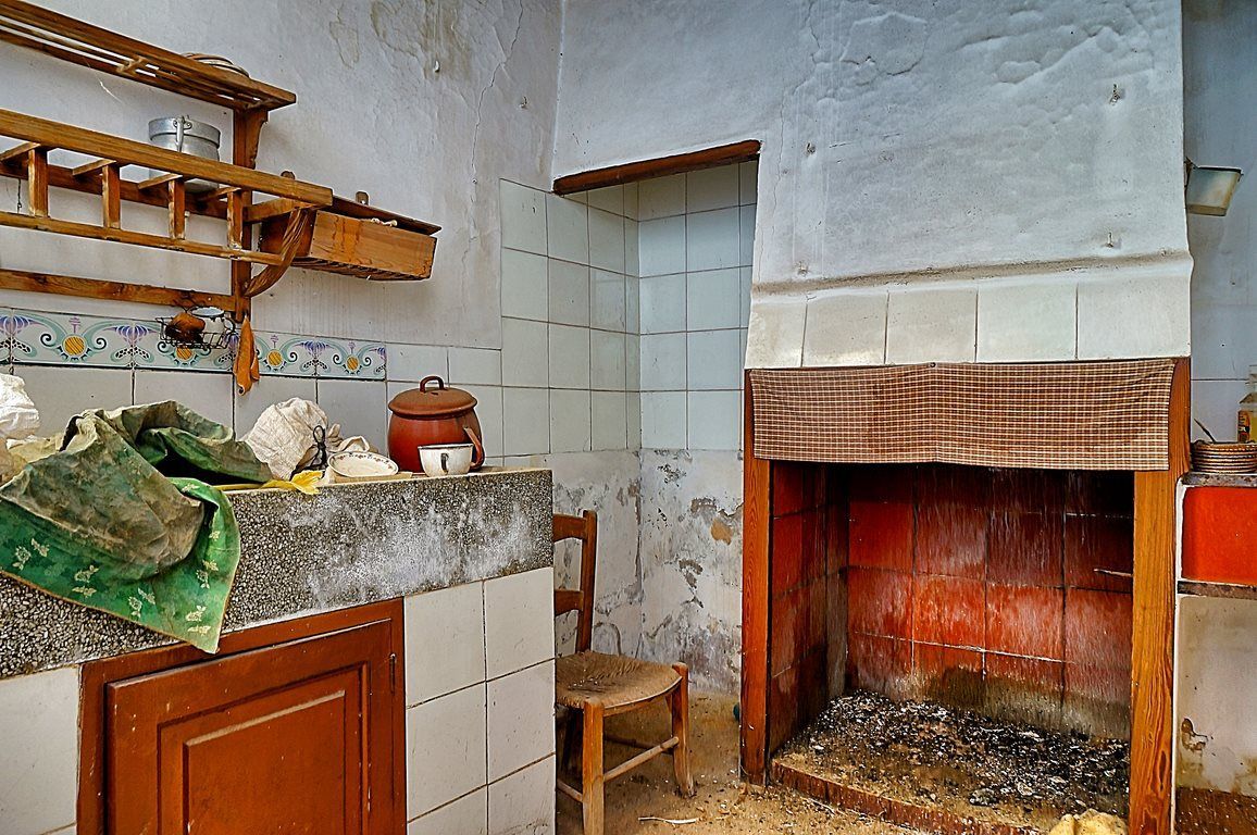 Townhouse for Full Renovation in Llucmajor With Patio | 161 m²