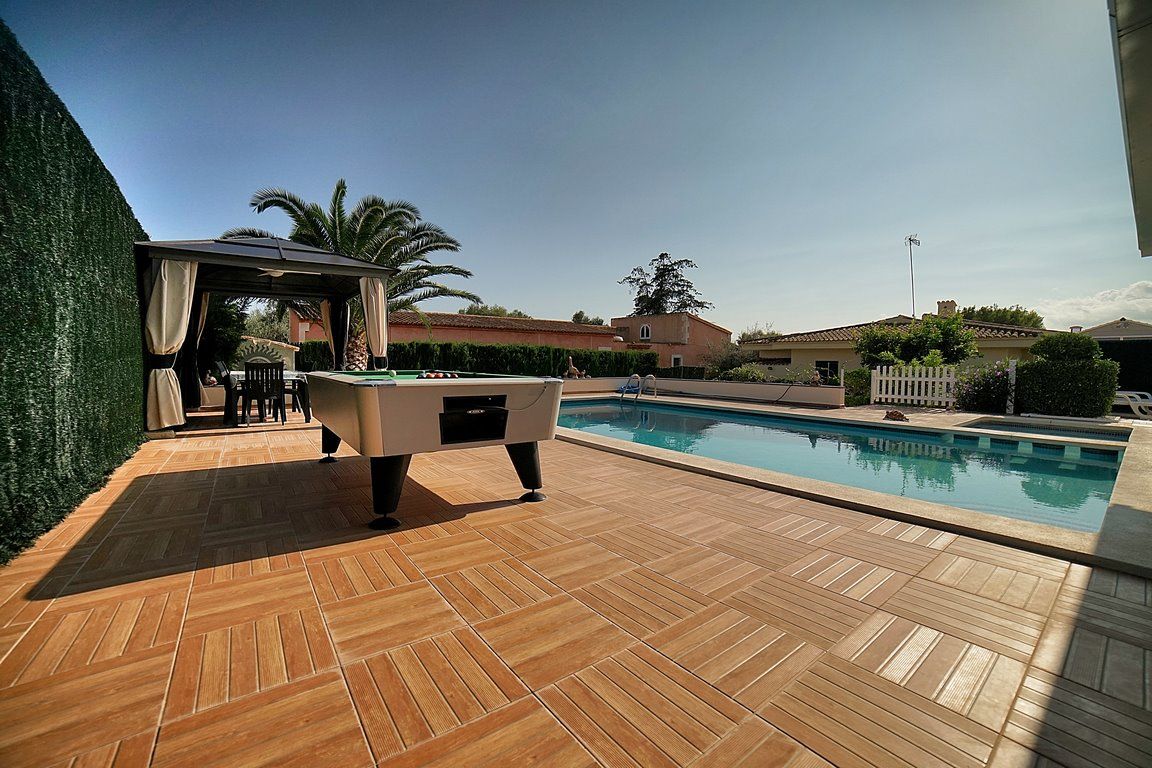 Chalet en Portocristo Novo con piscina y apartamento independiente — 900 m de Cala Anguila