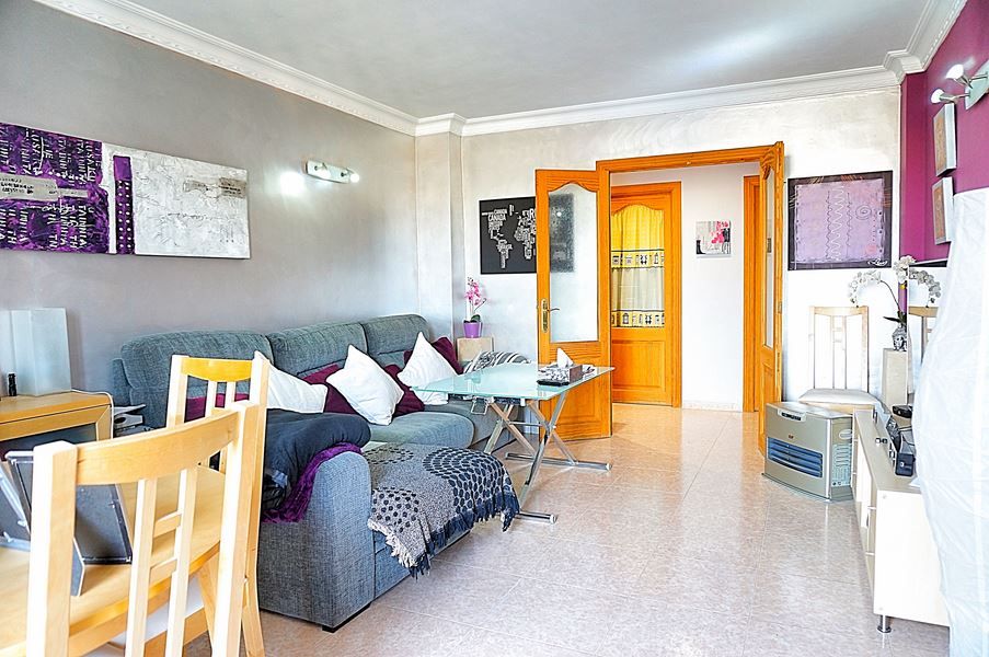 Piso exterior luminoso con balcón en venta en Llucmajor
