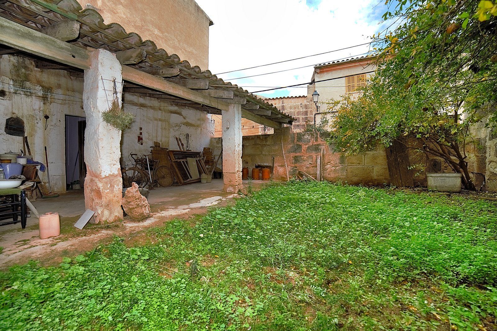 4-villasyfincasmallorca.jpg Casa de pueblo con jardín en Ses Salines, 3 dormitorios