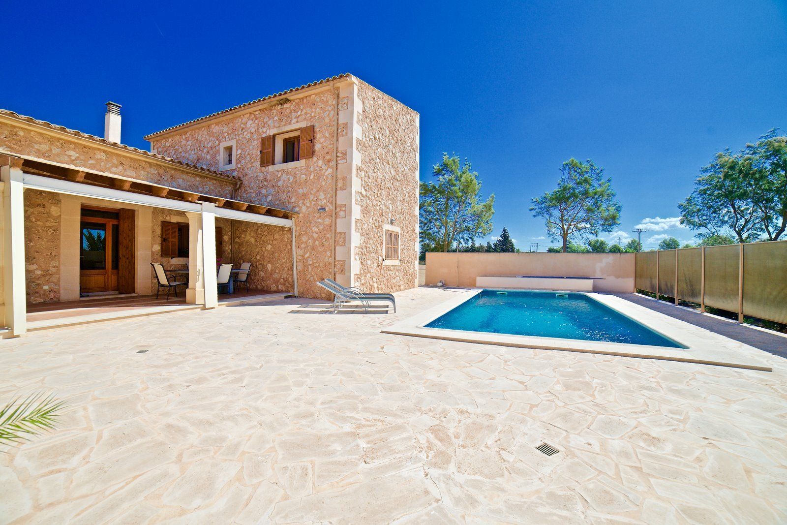 Country Home for Rent with Private Pool Near Campos