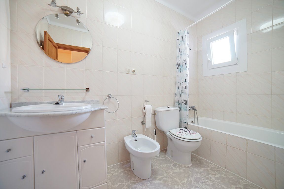 Chalet en Portocristo Novo con piscina y apartamento independiente — 900 m de Cala Anguila