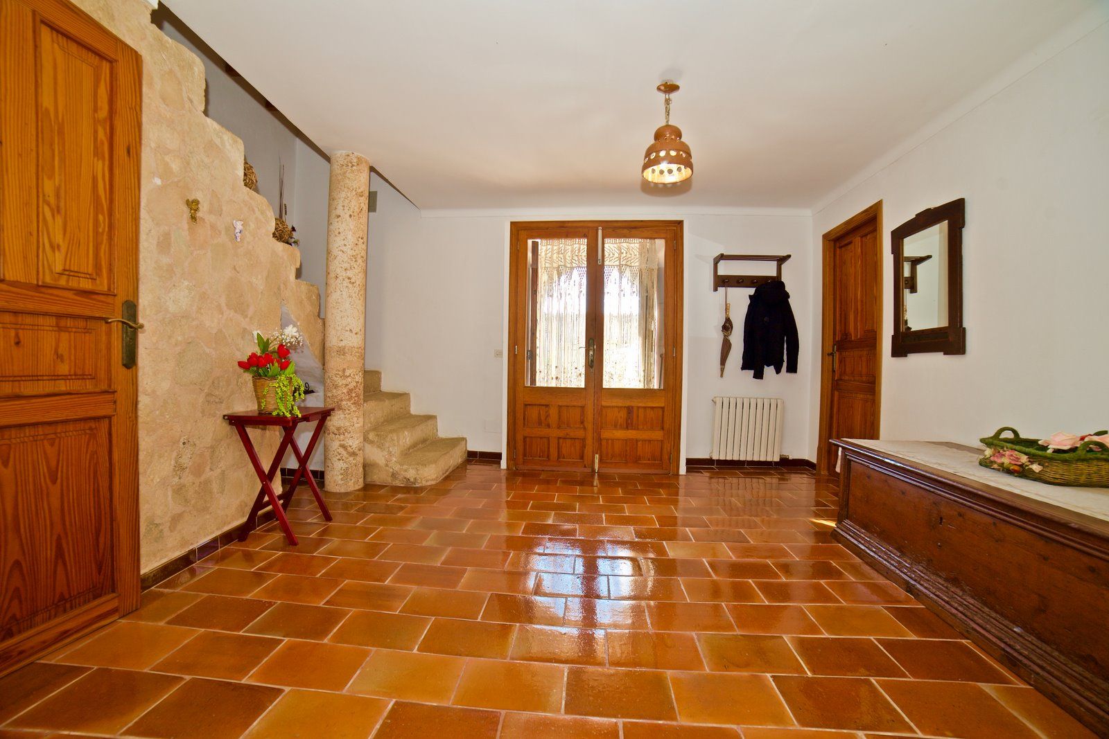 41-1180-Villasyfincasmallorca.jpg Charming Village House for Rent in Ses Salines with Garden
