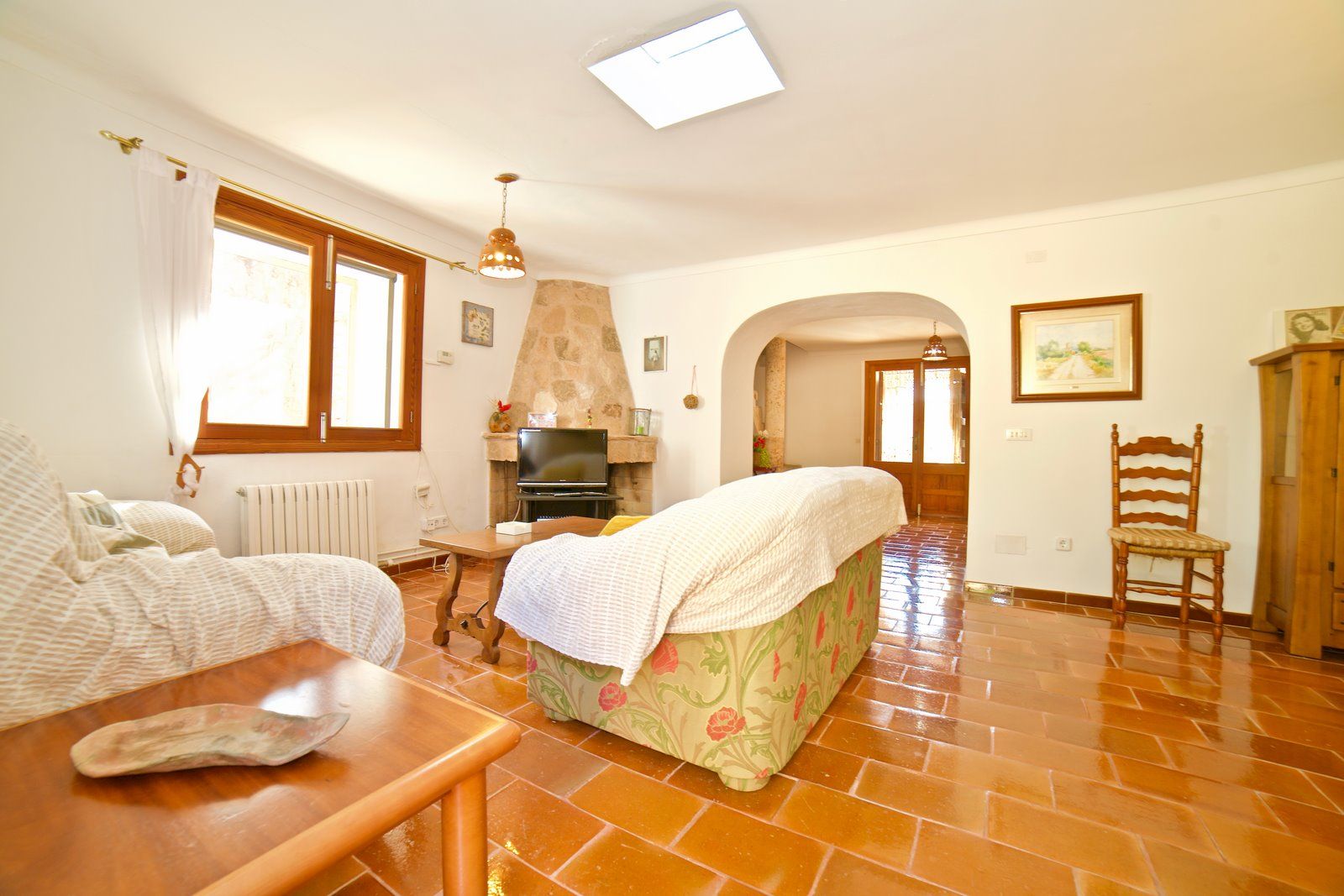 44-1180-Villasyfincasmallorca.jpg Charming Village House for Rent in Ses Salines with Garden