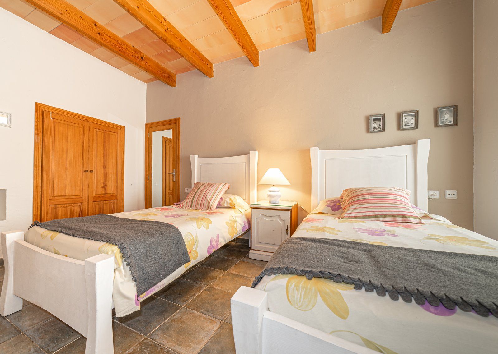 44-1204-Villasyfincasmallorca.jpg Country House for Rent Near Ses Salines With Pool