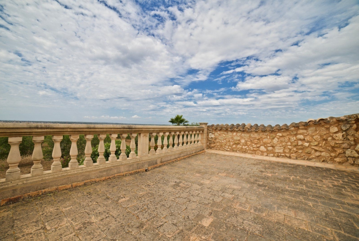Countryside Villa with Pool & Sea Views in Santanyí