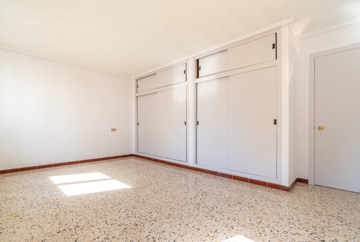 Sea View Apartment with Terrace on Palma’s Paseo Marítimo