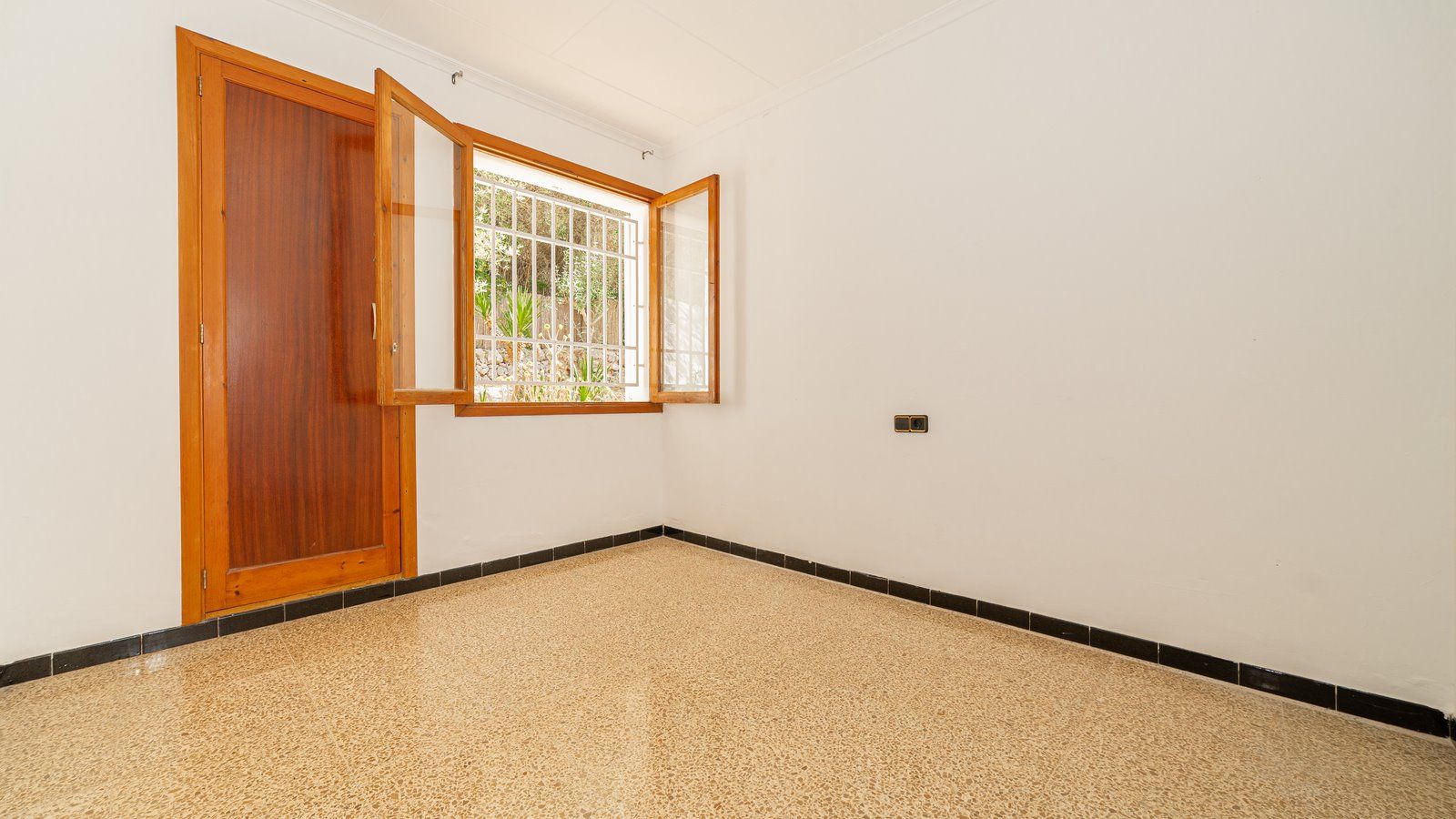 5-1218-Villasyfincasmallorca.jpg Private Villa with Pool & Garden in Portopetro, Mallorca