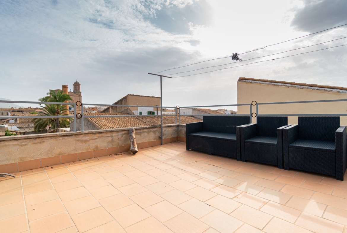 Alquiler casa de pueblo en Llucmajor: renovada, con patio y solárium