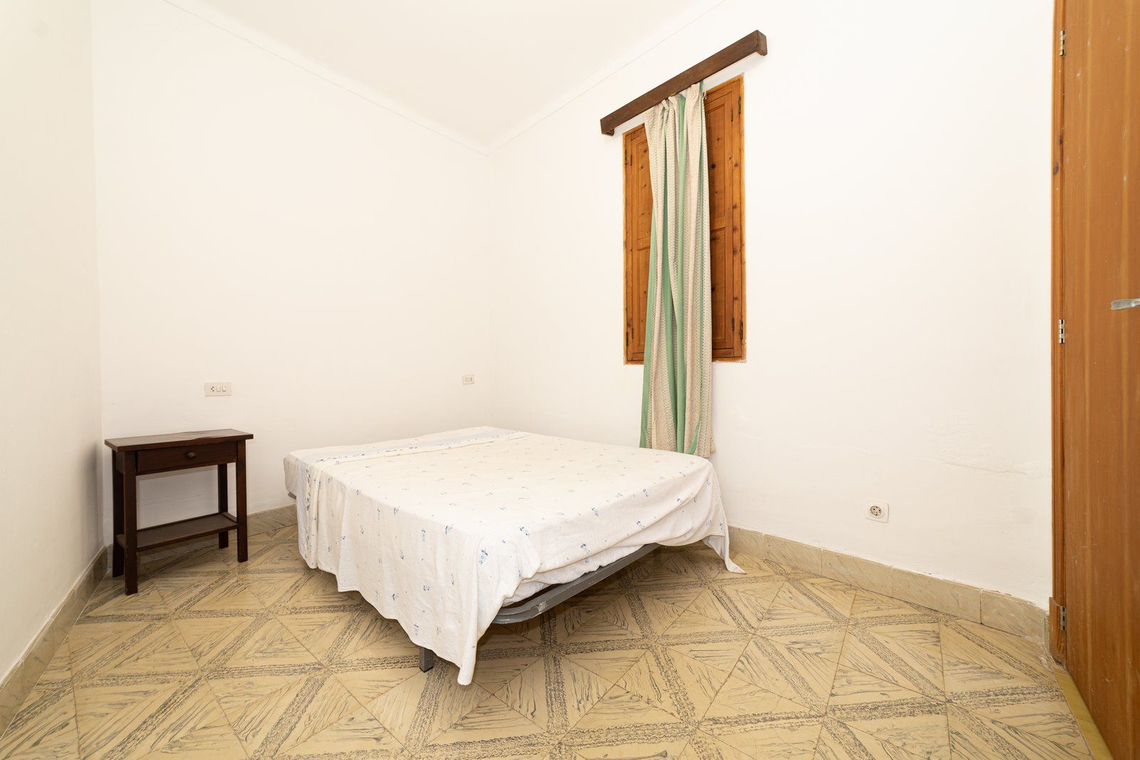 Townhouse for Rent in Ses Salines with Rooftop Terrace