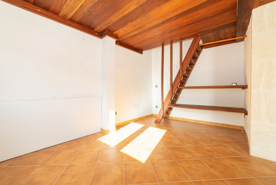 Alquiler junto al mar en Cala Figuera: loft rústico con terraza y vistas