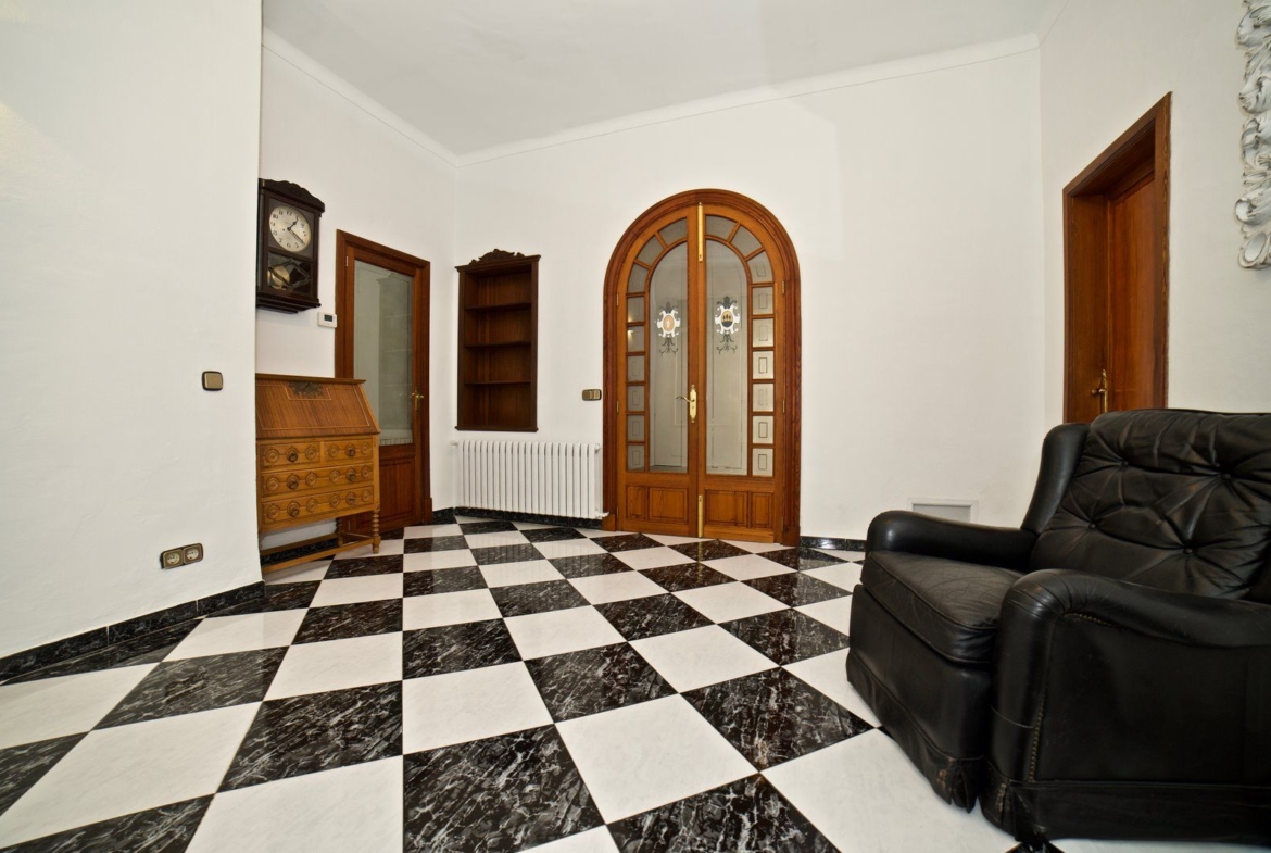 Alquiler planta baja señorial en Campos: 182 m² con historia