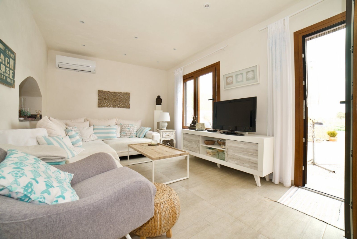 Renovated Village House with Garden for Rent in Ses Salines