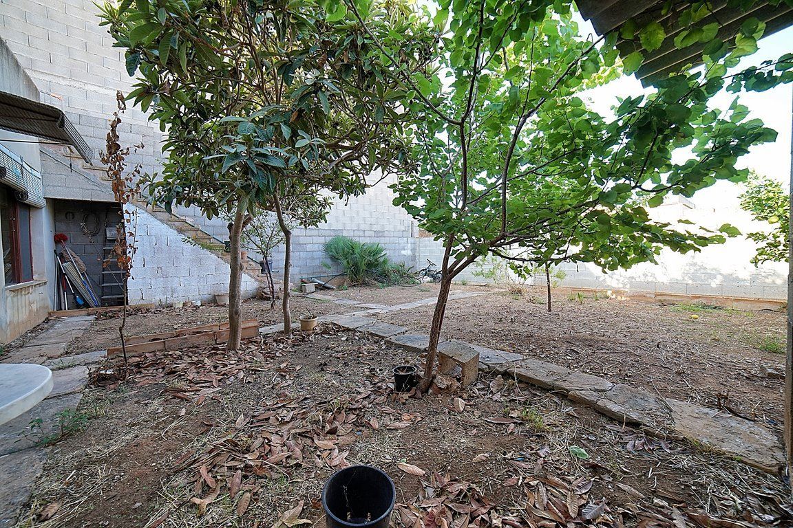 Dorfhaus mit Garten kaufen in Ses Salines – 4 Schlafzimmer