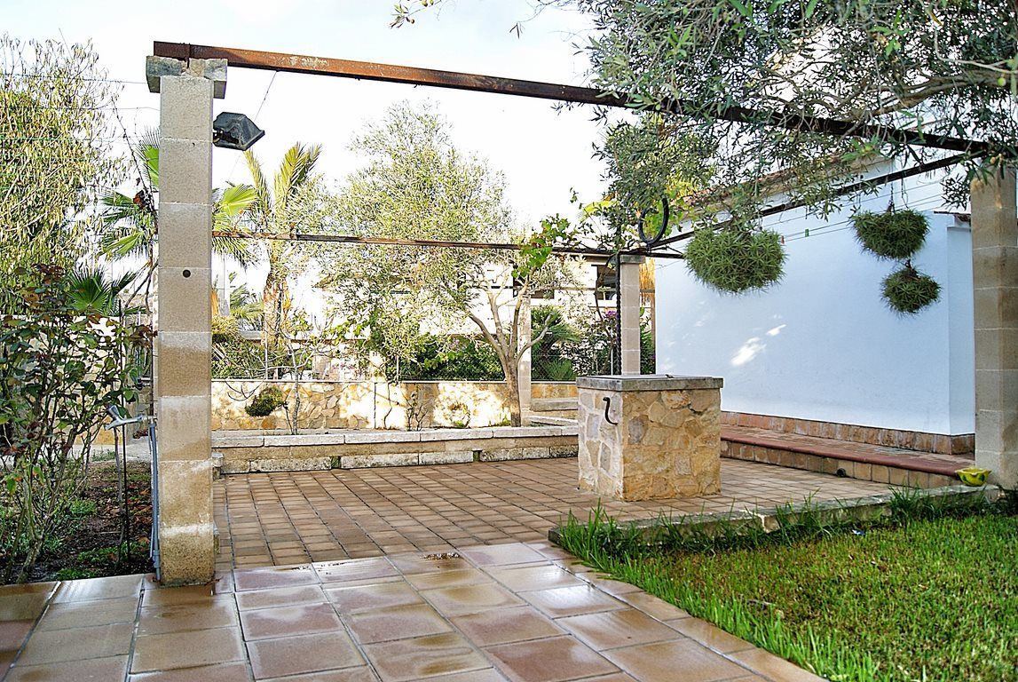 Chalet en venta en Cala Llombards con jardín y terraza