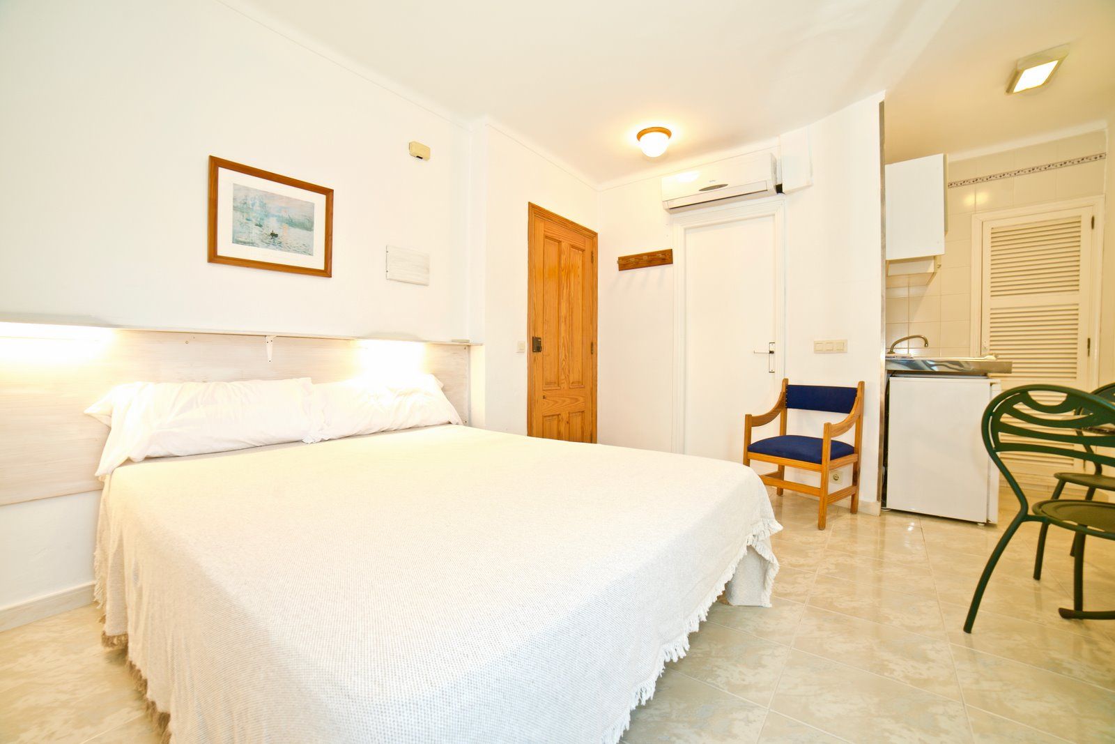 6-1173-Villasyfincasmallorca.jpg Ground-Floor Studio with Terrace for Rent in Colonia de Sant Jordi