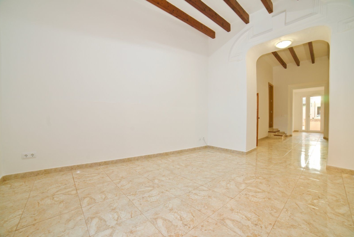 Renovated Village House with Garden & Garage in Santanyí