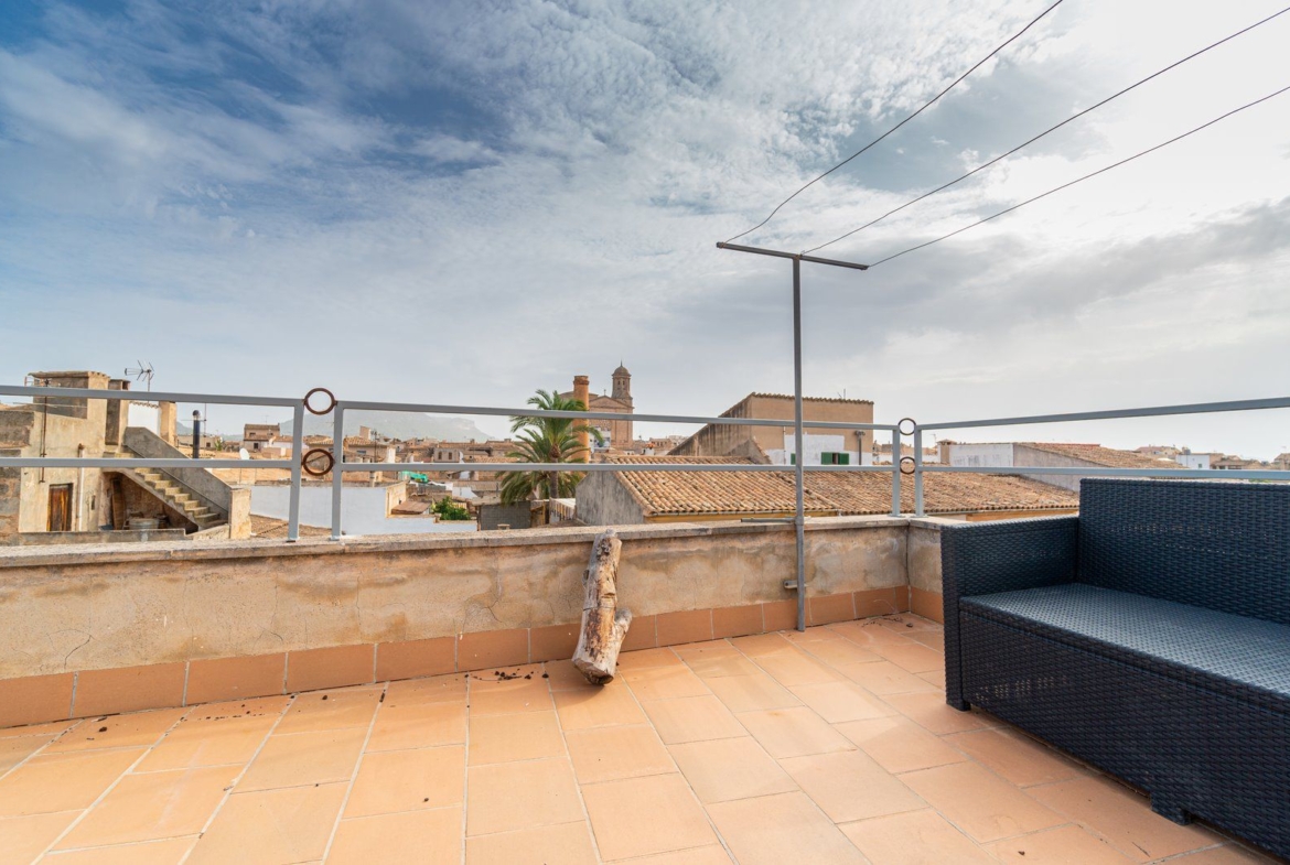 Alquiler casa de pueblo en Llucmajor: renovada, con patio y solárium