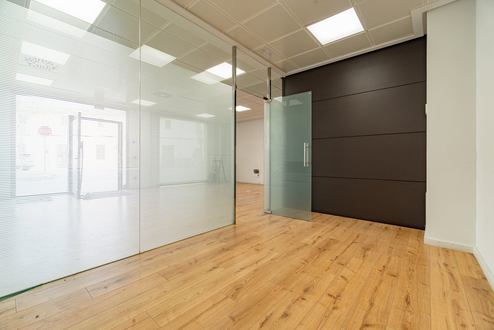 6-1242-B-Villasyfincasmallorca.jpg Corner Commercial Space for Rent in Central Ses Salines