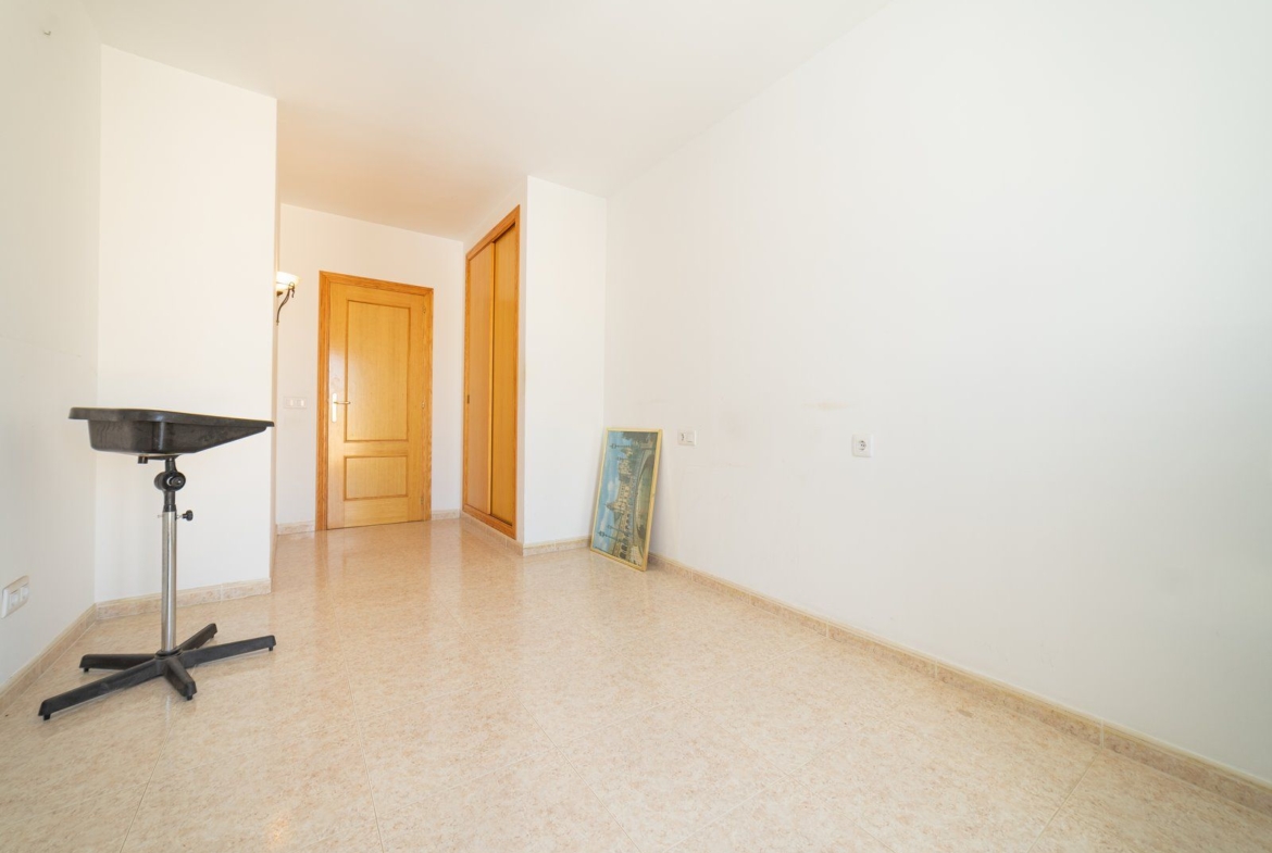 Amplio piso de 4 habitaciones con balcones en Felanitx