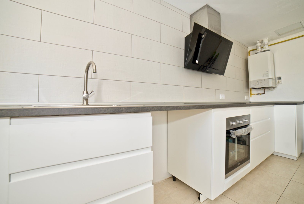 Planta baja con terraza y piscina comunitaria en Campos