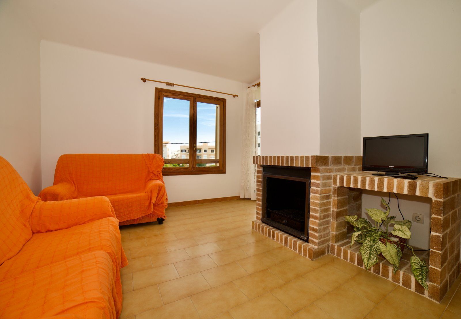 Piso en alquiler en Colonia de Sant Jordi: 3 habitaciones y terraza