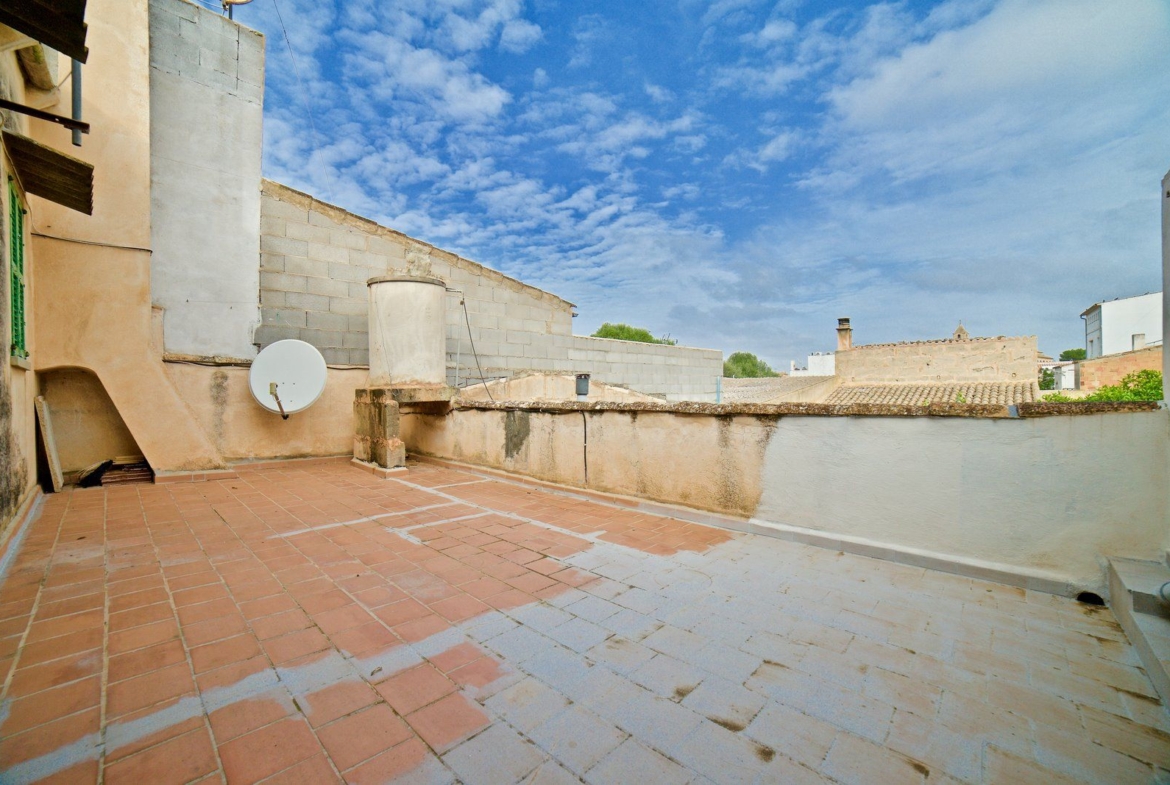 Village House for Rent in Campos with Courtyard and Terrace