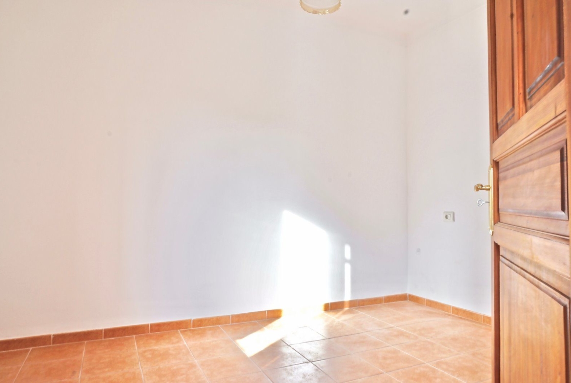 Alquiler casa de pueblo en Ses Salines con gran patio privado