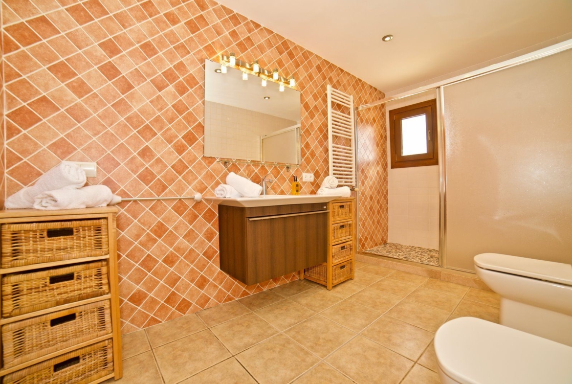 Country Home for Rent with Private Pool Near Campos