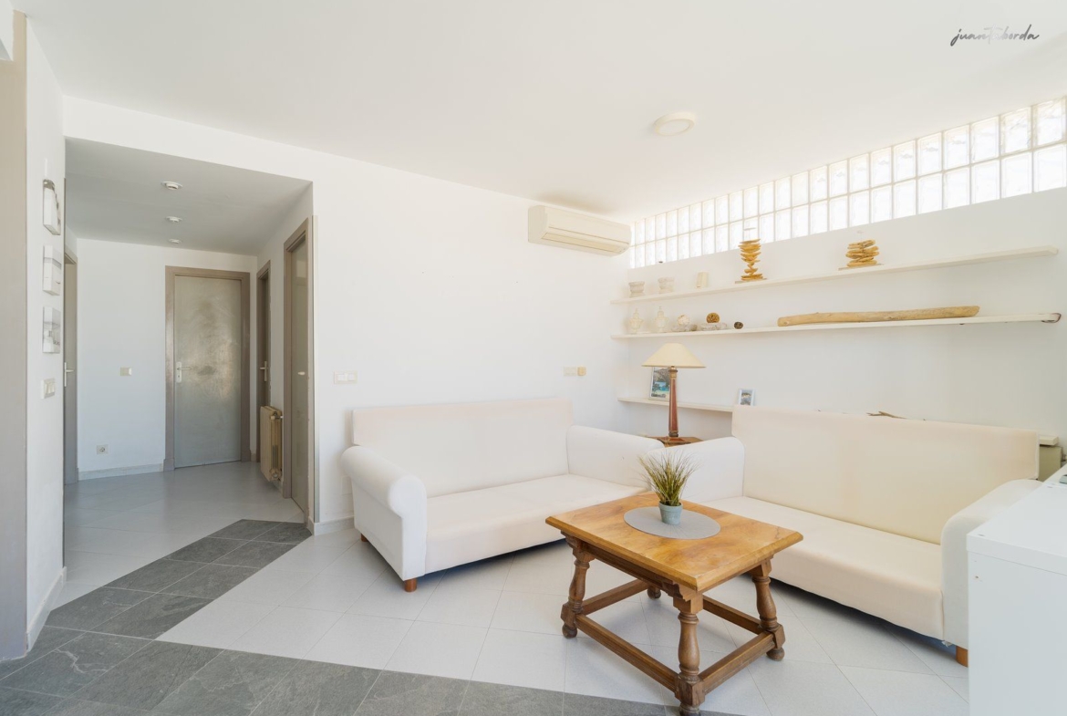Sea View Penthouse for Rent in Colonia de Sant Jordi