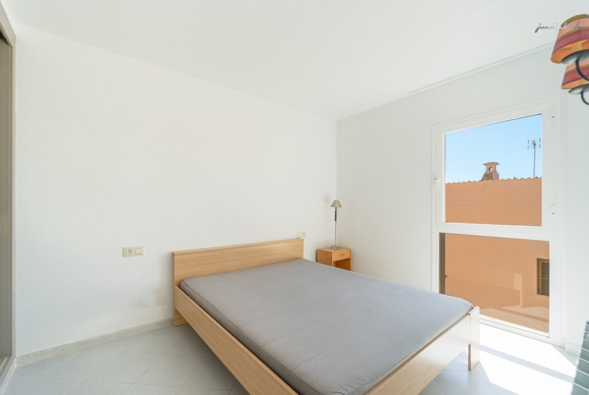 Sea View Penthouse for Rent in Colonia de Sant Jordi