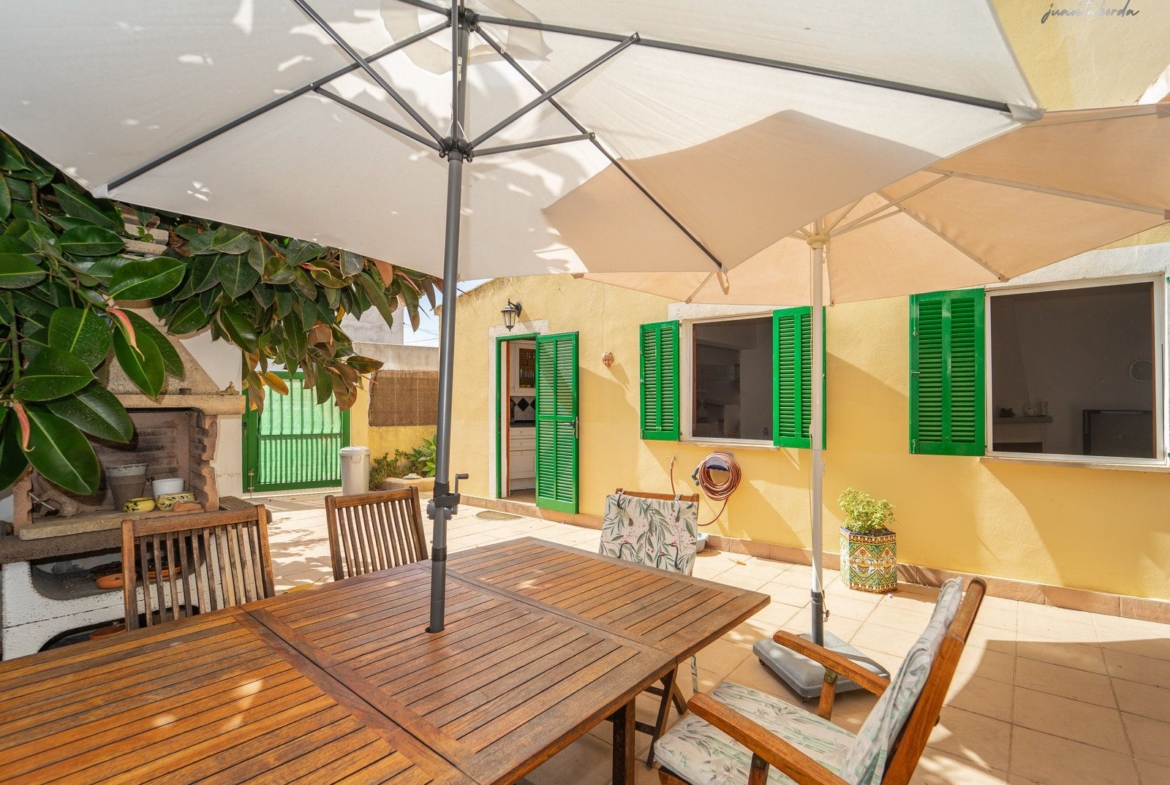 Casa de pueblo en venta en Ses Salines con 6 dormitorios