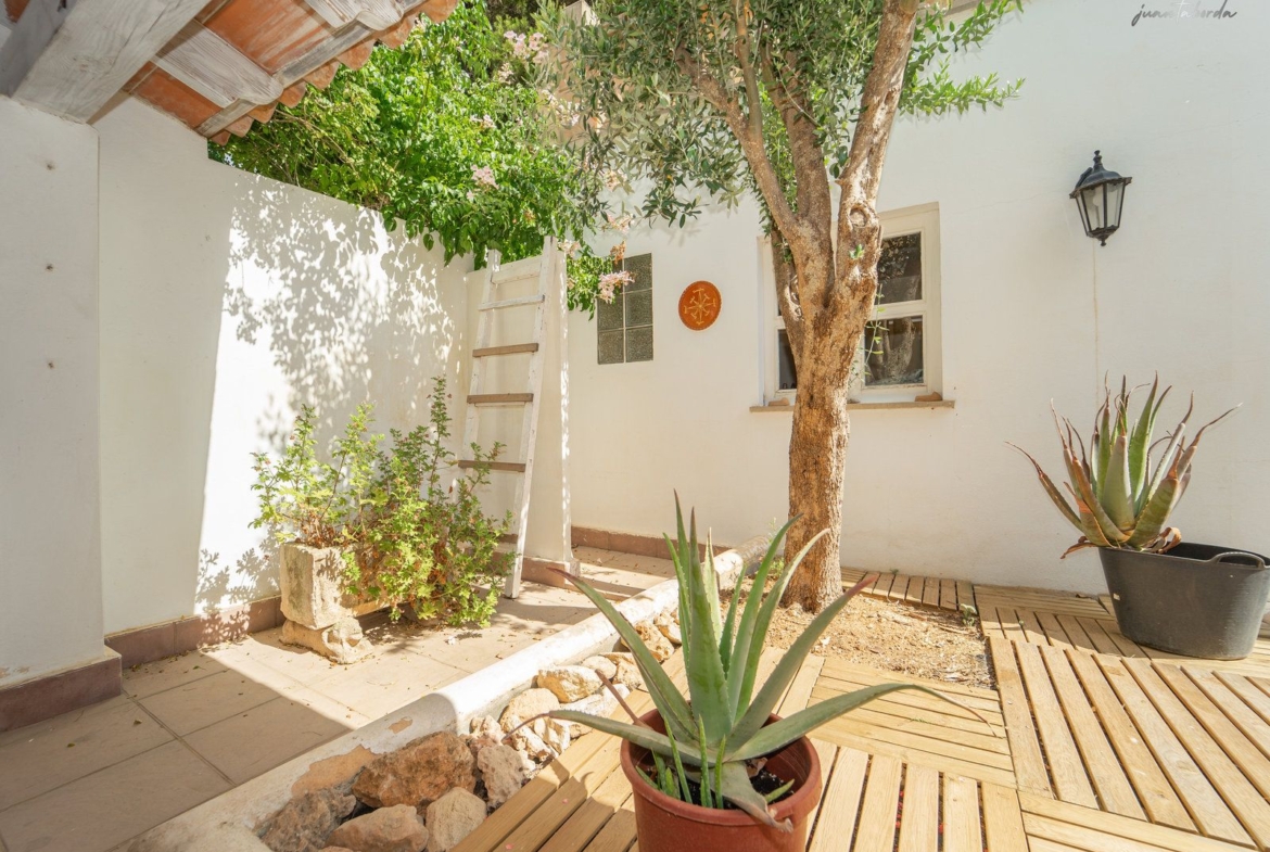 Casa de pueblo en venta en Ses Salines con 6 dormitorios