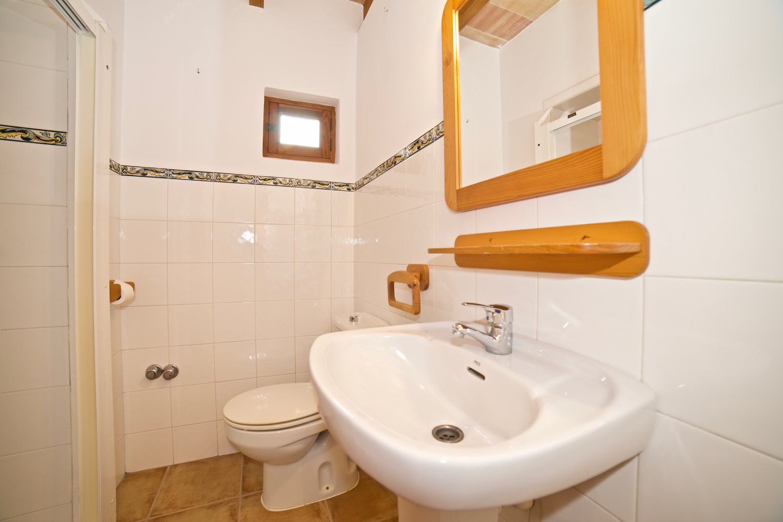 7-1161-Villasyfincasmallorca.jpg Spacious Village House for Rent with Patio in Es Llombards