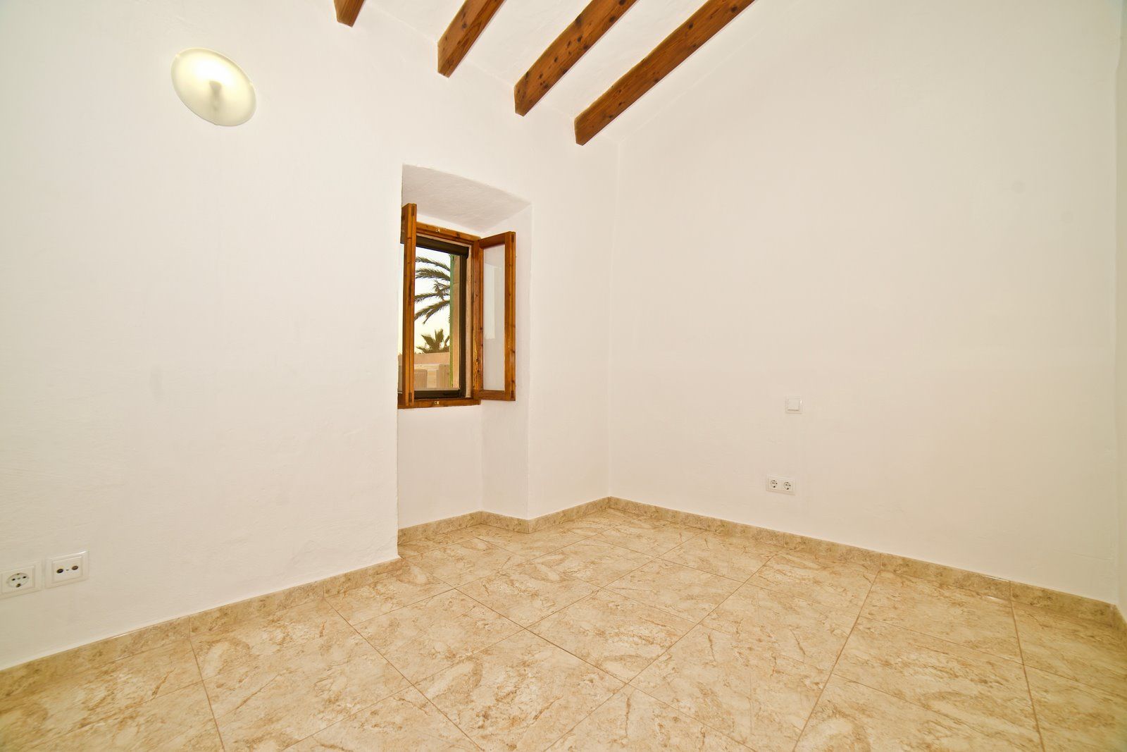7-1177-Villasyfincasmallorca.jpg Renovated Village House with Garden & Garage in Santanyí