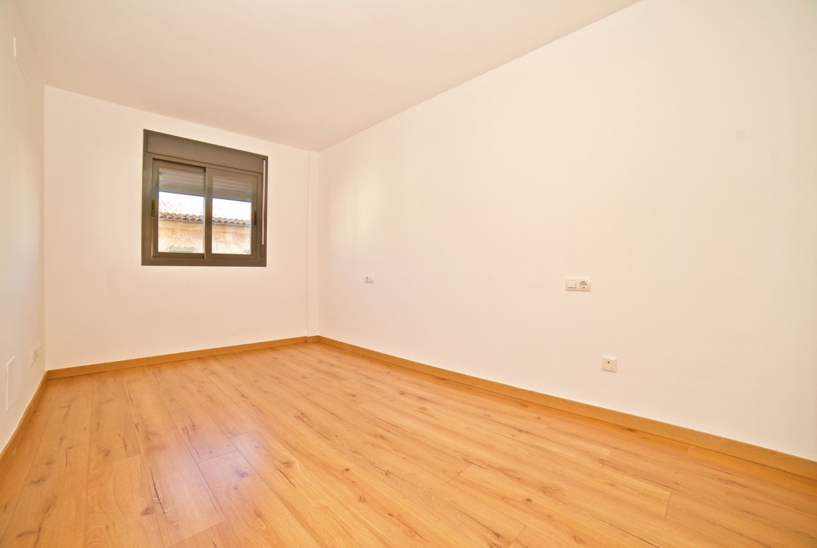 Unmöblierte 3-Zimmer-Wohnung zur Miete mit Aufzug im Zentrum von Campos
