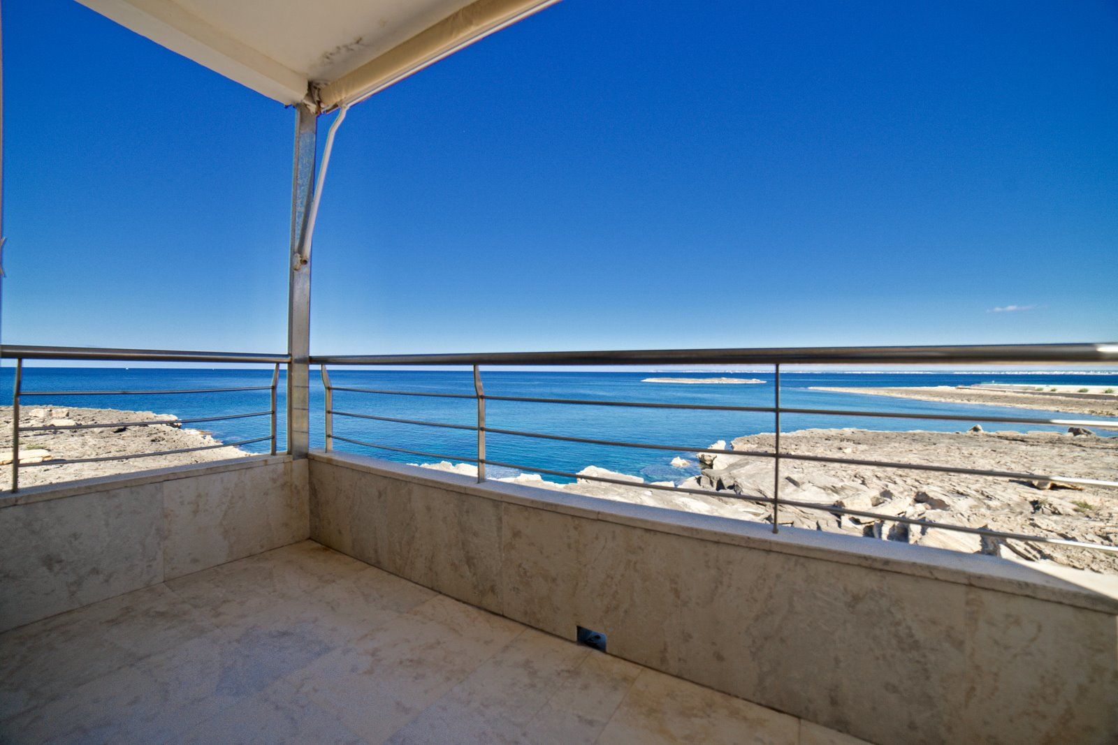 7-1185-Villasyfincasmallorca.jpg Meerfront-Wohnung mit Meerblick in Colonia de Sant Jordi