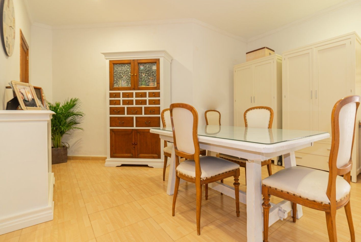 Dorfhaus mit Patio in Ses Salines, 5 Schlafzimmer, 216 m²