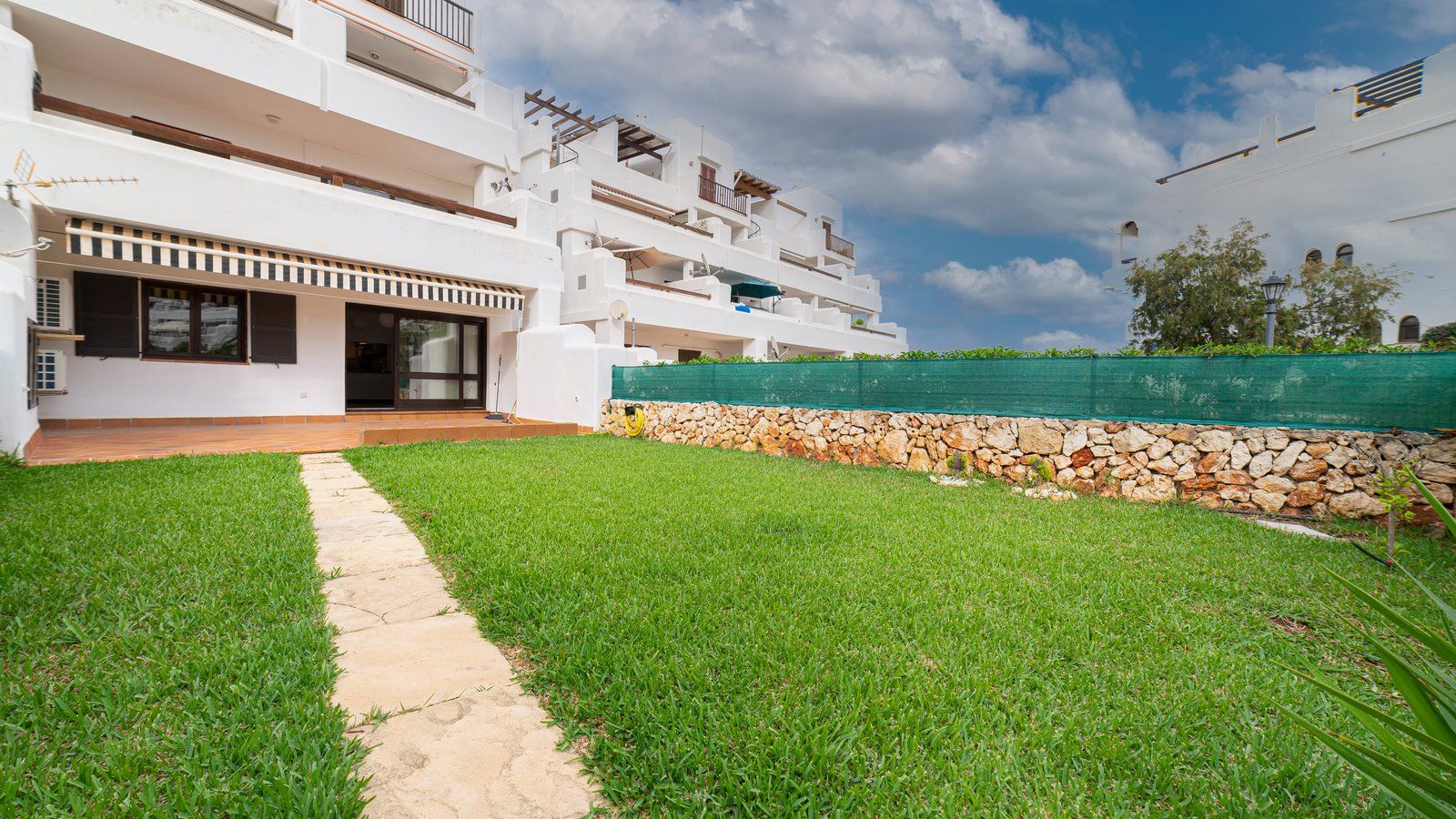 7-1223-Villasyfincasmallorca.jpg Alquiler de planta baja en Cala Egos: jardín privado y piscina