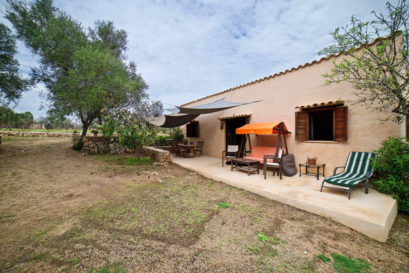 7-2021-Villasyfincasmallorca.jpg Alquiler casa de campo en Sineu con jardín y chimenea