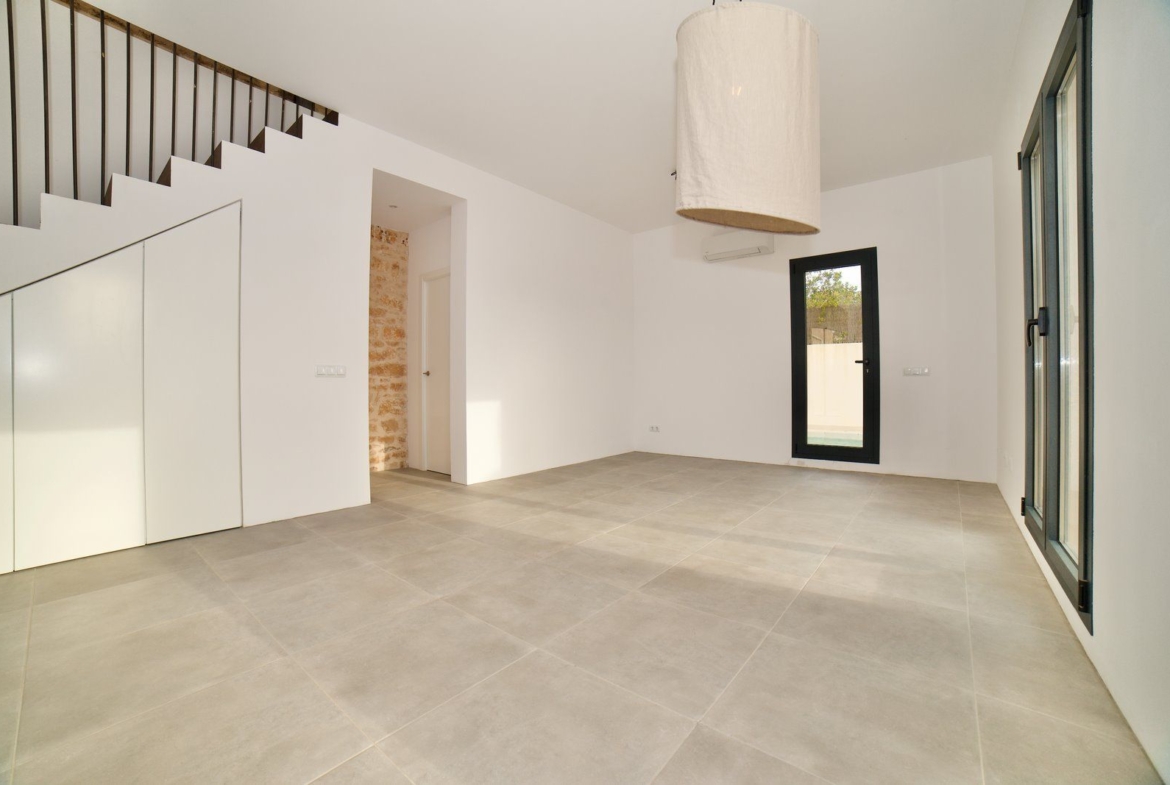 Renovated Townhouse with Garden & Pool in Santanyí