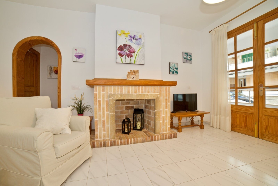 Spacious Ground-Floor Apartment with Terraces Near the Beach, Colonia de Sant Jordi