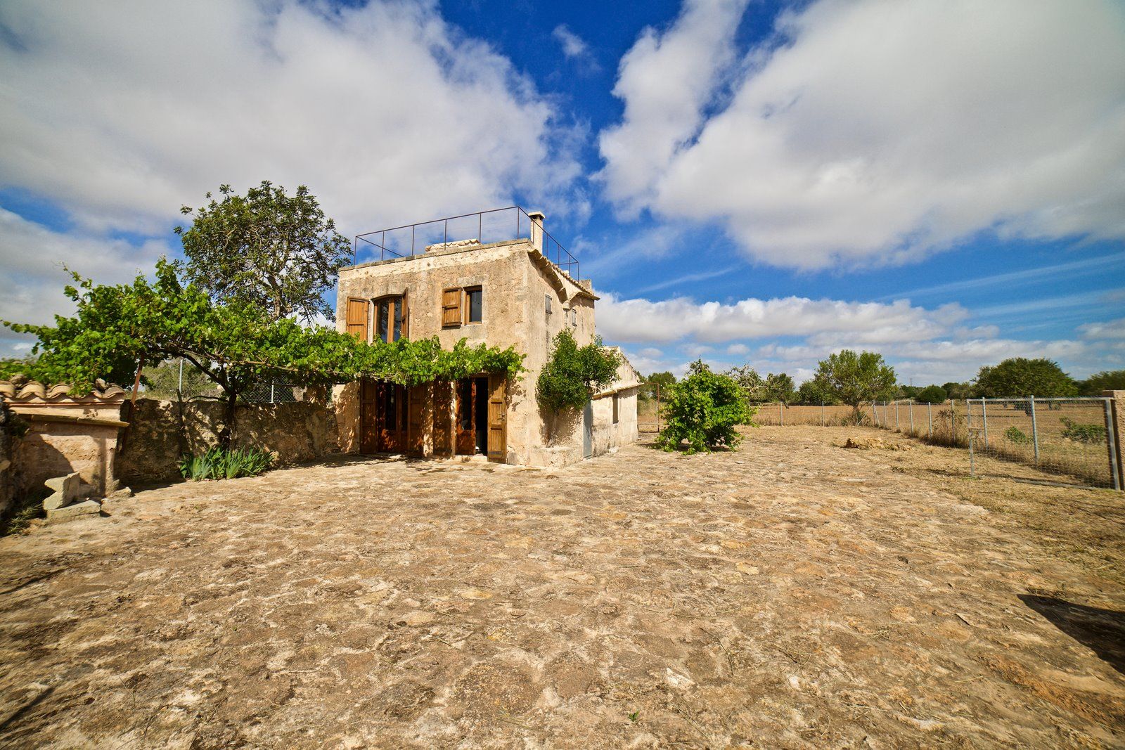 7-909-Villasyfincasmallorca.jpg Country House for Rent in Santanyí – Restored Mill on 15,000 m² Estate