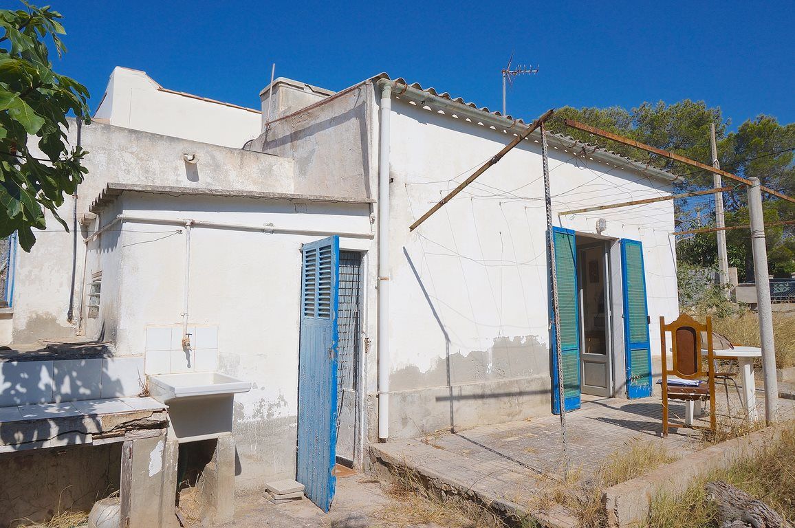 Chalet a renovar en venta con parcela de 320 m² junto a Cala Santanyí