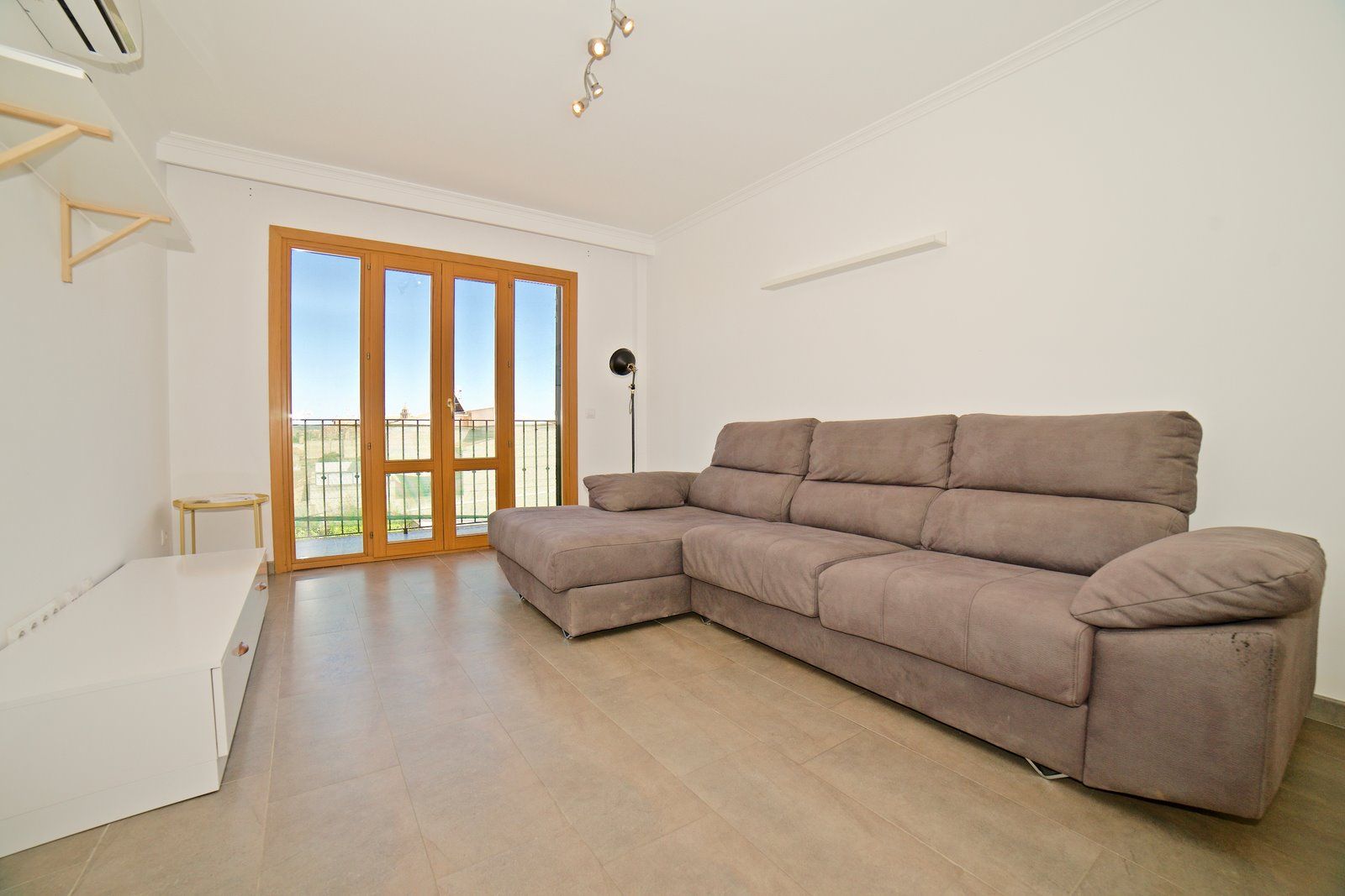 Piso moderno en alquiler en Campos con balcón y parking