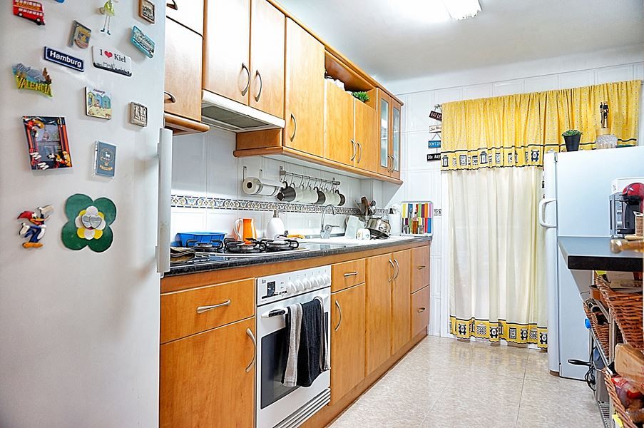 Piso exterior luminoso con balcón en venta en Llucmajor