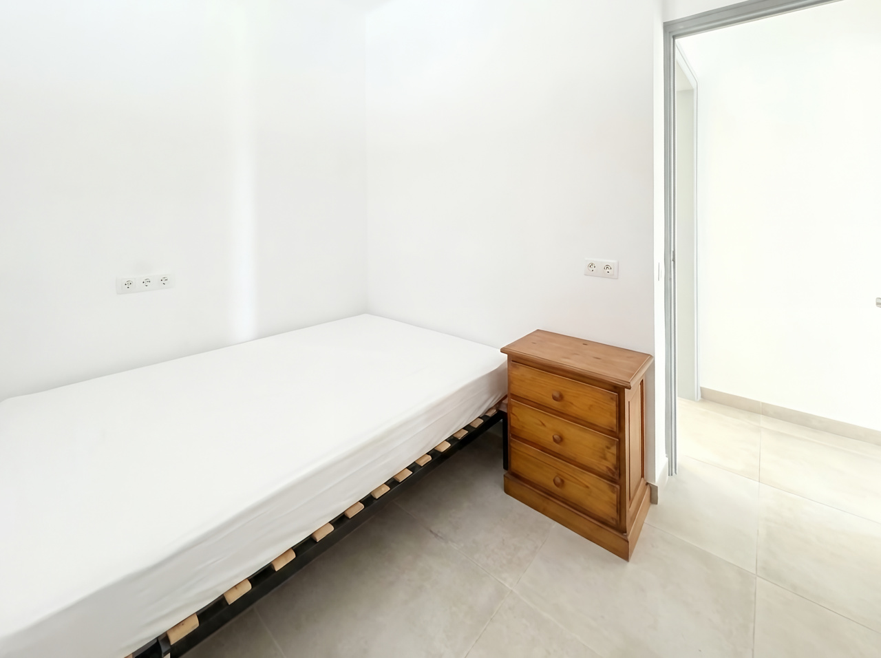 728-Villa-to-rent-in-Sa-Rapita-02_AIGCsmooth-v3_x4_4800x3584_resultado.jpg Ferienhaus zur Miete in Sa Rápita: Bungalow mit Garten und Grillplatz